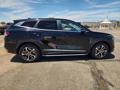 Used 2023 Kia Sportage EX FWD image 4