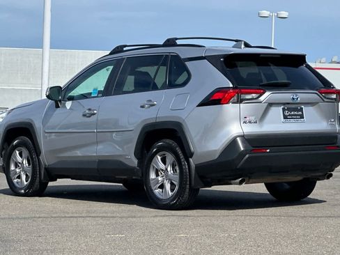 Used 2022 Toyota RAV4 XLE w/ Convenience Package AWD/4WD image 7