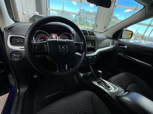 Used 2017 Dodge Journey SE image 13