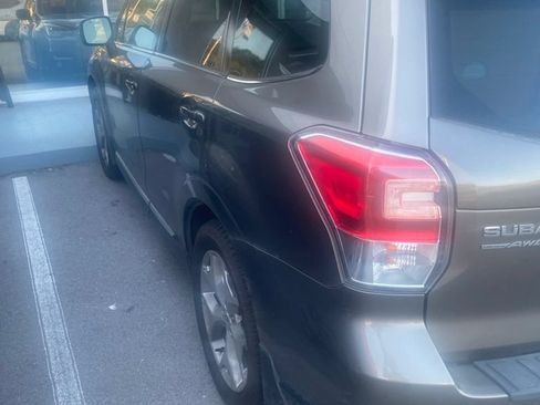 Used 2018 Subaru Forester 2.5i Touring AWD/4WD image 4