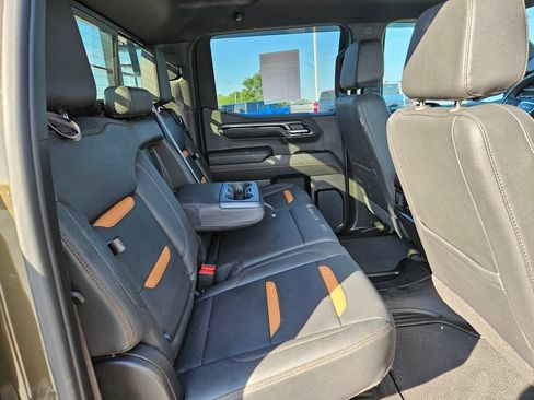 Used 2024 GMC Sierra 1500 AT4 w/ AT4 Preferred Package AWD/4WD image 32