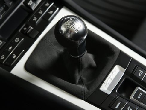 Used 2016 Porsche Boxster Spyder RWD image 8