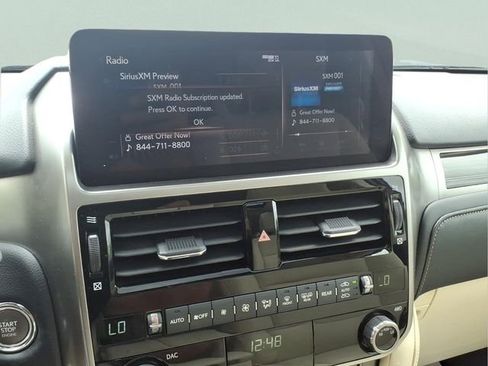 Used 2022 Lexus GX 460 Premium w/ Accessory Package AWD/4WD image 19