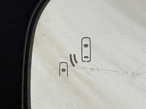 Used 2023 Toyota Crown Limited image 12