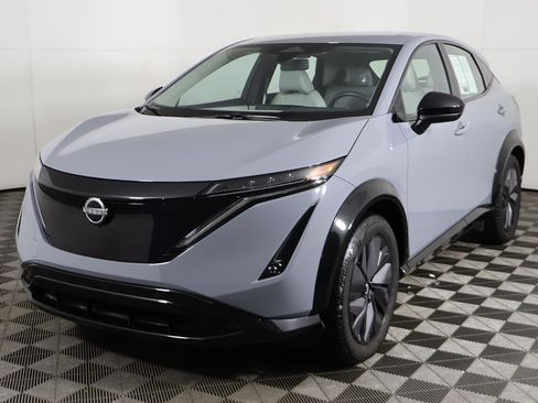 Used 2024 Nissan Ariya AWD image 9