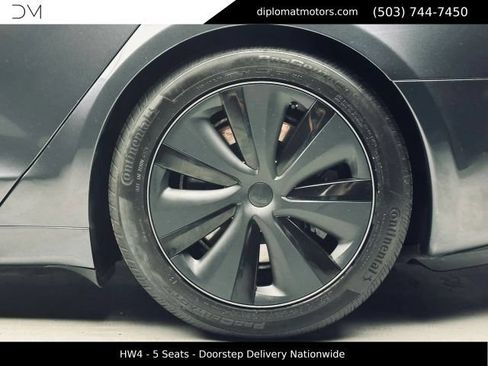 Used 2025 Tesla Model S AWD/4WD image 35