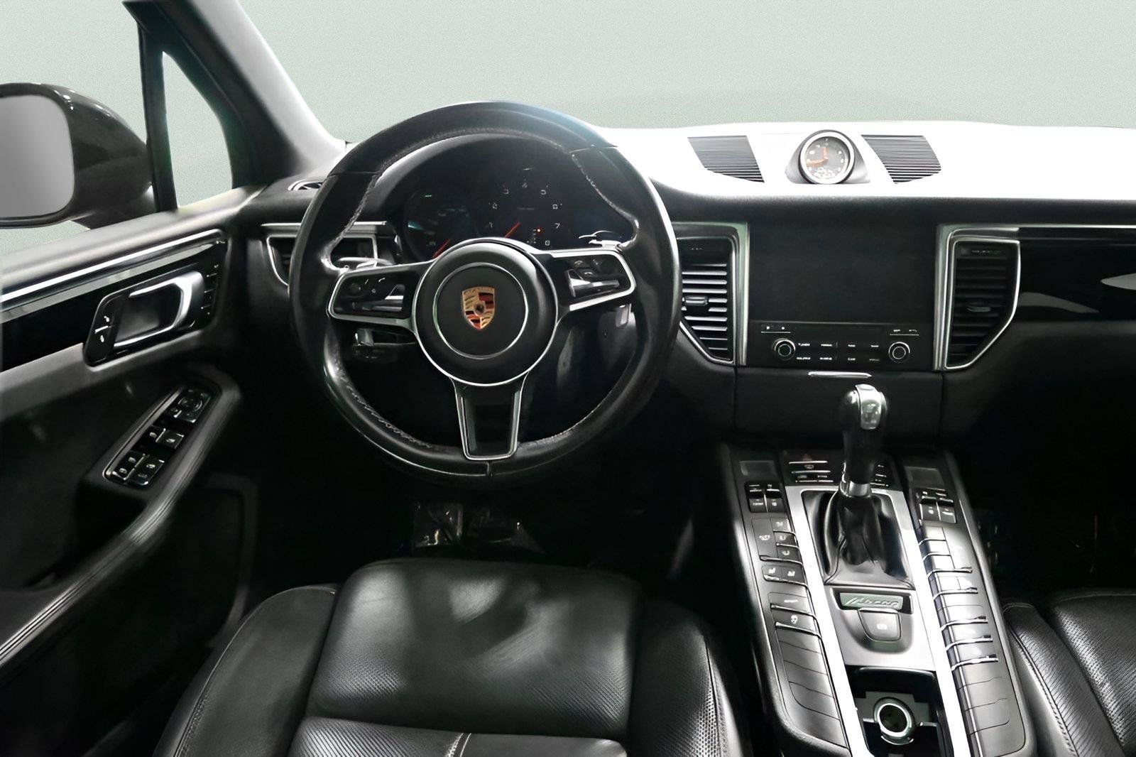Used 2018 Porsche Macan AWD/4WD image 11