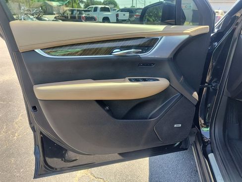 Used 2020 Cadillac XT6 Sport w/ Platinum Package AWD/4WD image 19