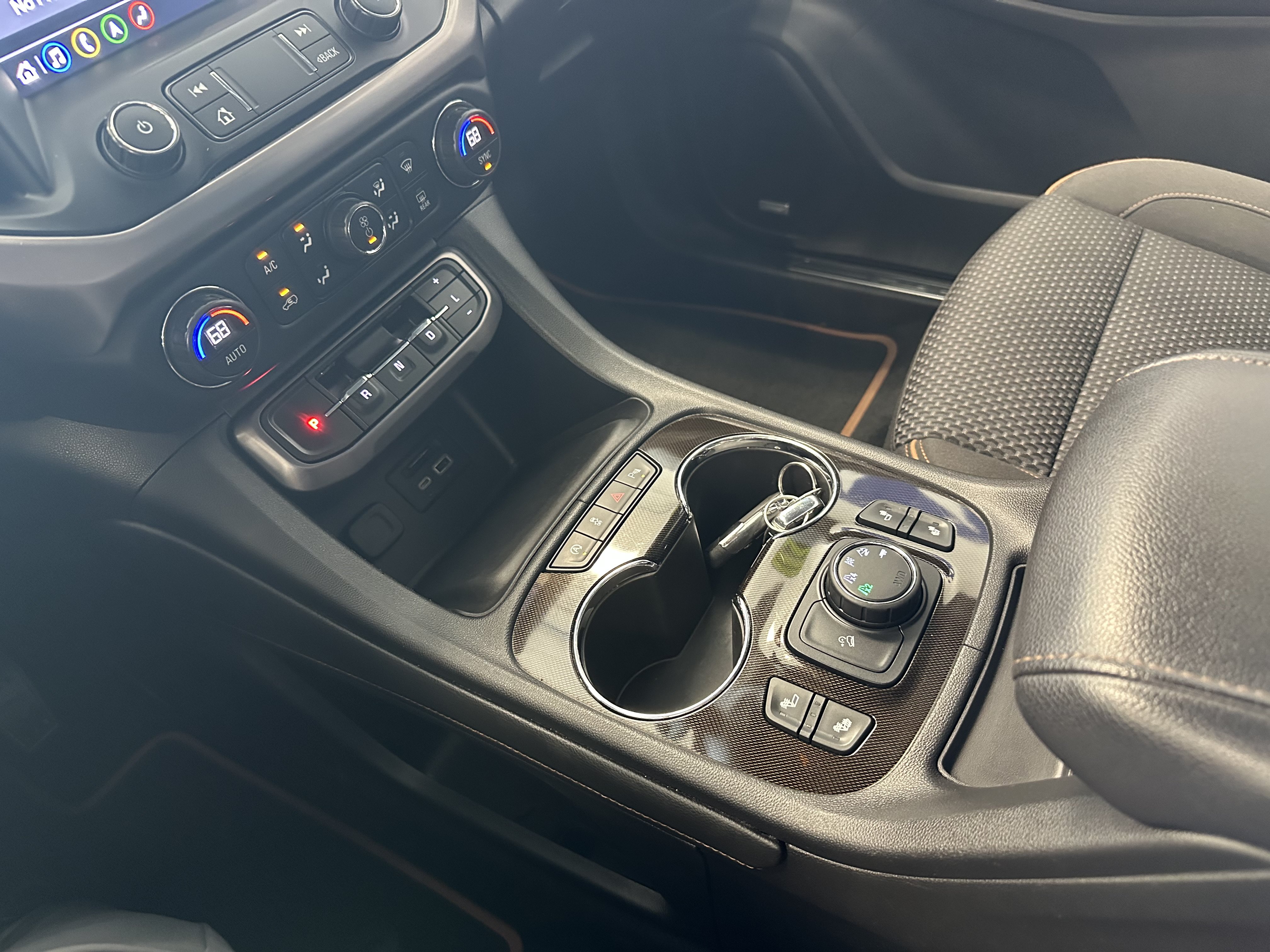 Used 2020 GMC Acadia AT4 w/ Trailering Package AWD/4WD image 18