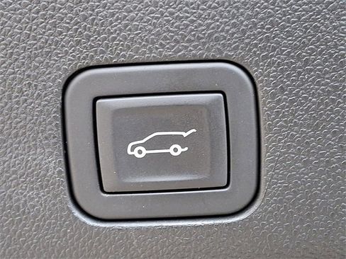 Used 2025 Chevrolet Tahoe High Country image 25