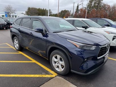 Used 2023 Toyota Highlander LE