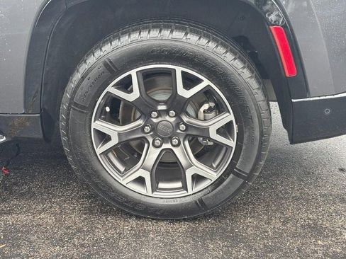 Used 2023 Jeep Wagoneer Series III w/ Convenience Group I image 7