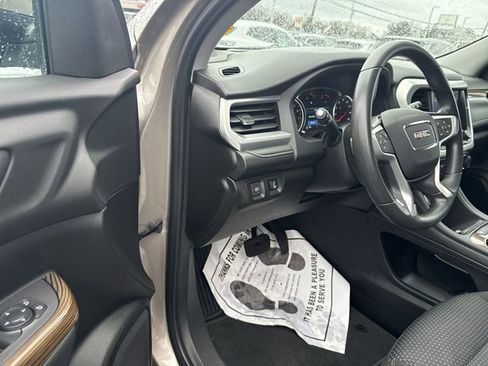 Certified 2022 GMC Acadia SLE image 18