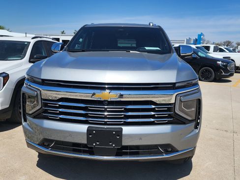 Used 2025 Chevrolet Tahoe Premier AWD/4WD image 2