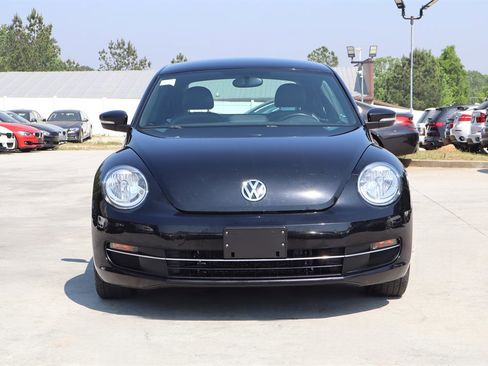Used 2013 Volkswagen Beetle TDI image 2