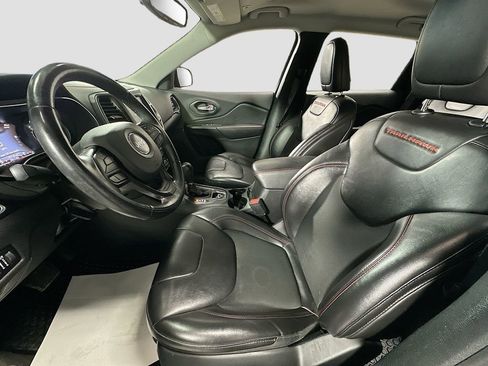 Used 2019 Jeep Cherokee Trailhawk w/ Cold Weather Group image 21