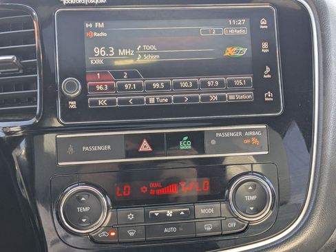 Used 2019 Mitsubishi Outlander SEL AWD/4WD image 26