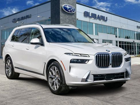 Used 2023 BMW X7 xDrive40i w/ Premium Package AWD/4WD image 3