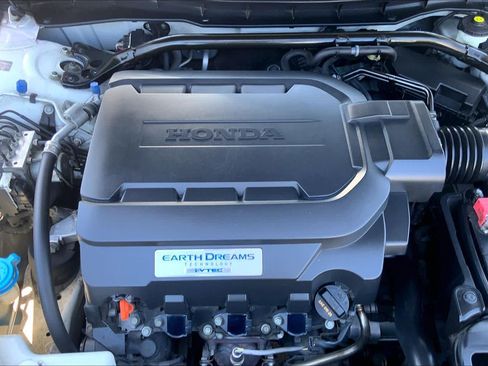 Used 2015 Honda Crosstour EX-L image 32