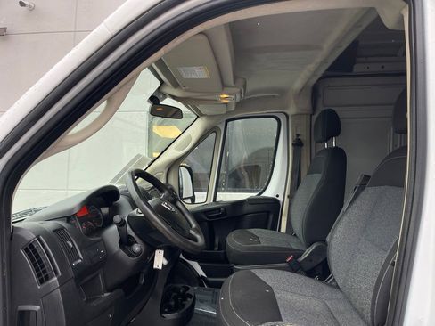 Used 2020 RAM ProMaster 2500 w/ Interior Convenience Group image 9