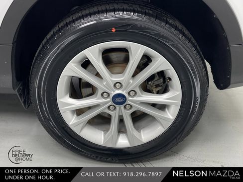 Used 2019 Ford Escape SEL image 12
