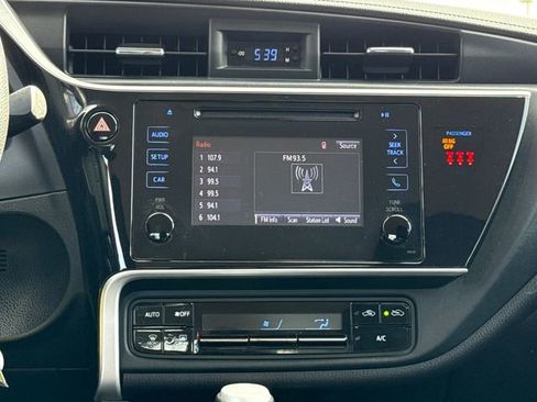 Used 2019 Toyota Corolla LE FWD image 12