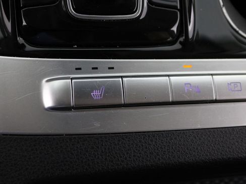 Used 2022 Kia Carnival EX FWD image 24