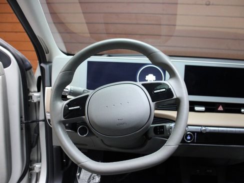 Used 2024 Hyundai Ioniq 5 Limited image 10