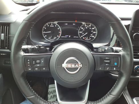 Used 2022 Nissan Pathfinder SL FWD image 23