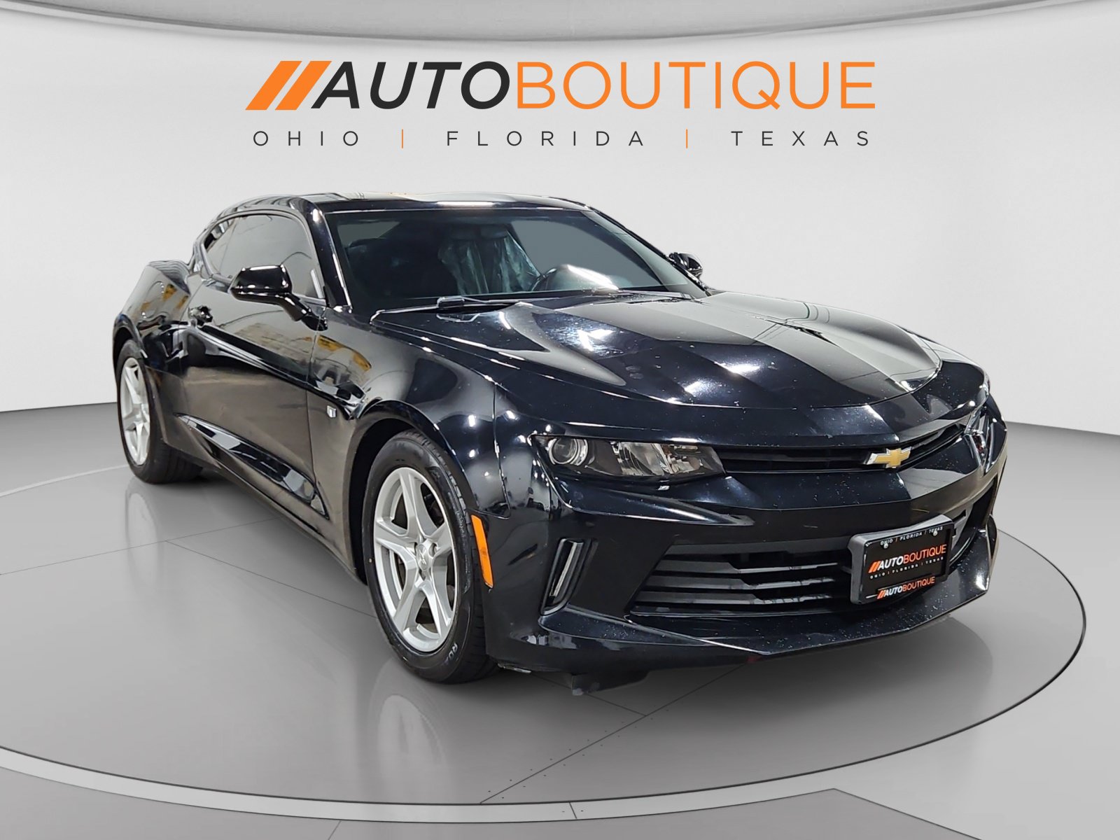 Used 2017 Chevrolet Camaro LT w/ Technology Package RWD image 7
