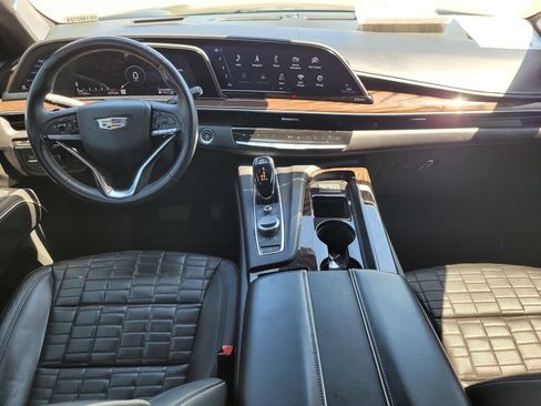 Used 2022 Cadillac Escalade ESV Sport Platinum w/ LPO, ONYX Package AWD/4WD image 16