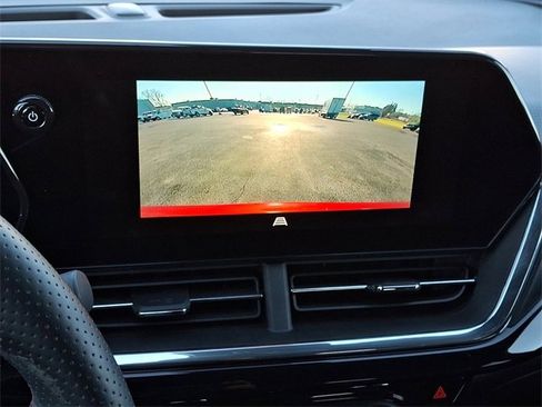 Used 2024 Chevrolet Trax RS w/ Driver Confidence Package image 4