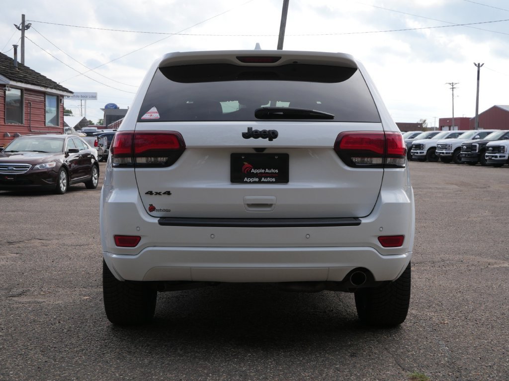 Used 2018 Jeep Grand Cherokee Altitude AWD/4WD image 5