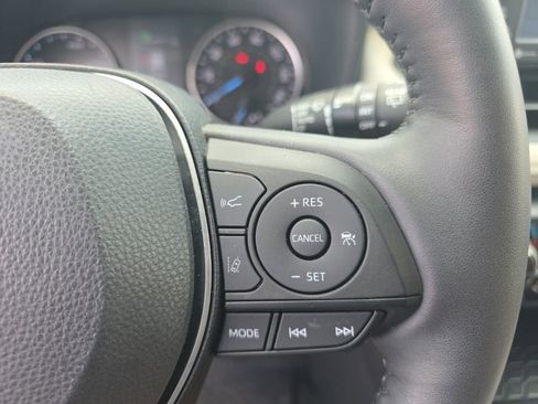 Certified 2022 Toyota RAV4 XLE Premium AWD/4WD image 17