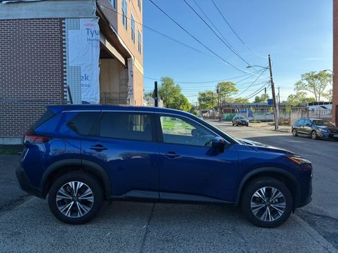 Used 2023 Nissan Rogue SV FWD image 9