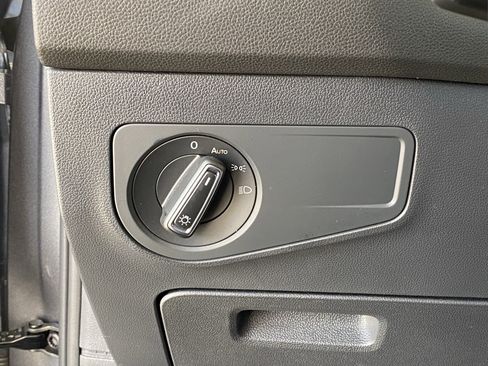 Certified 2022 Volkswagen Tiguan SE w/ Panoramic Sunroof Package image 30