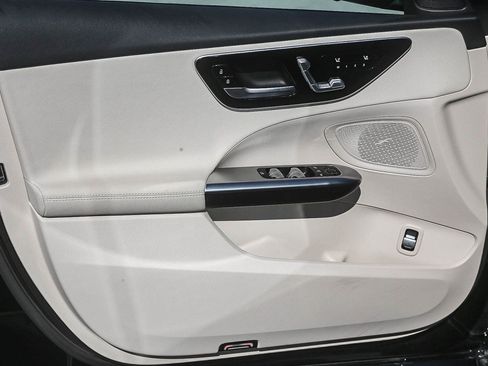 Certified 2025 Mercedes-Benz C 300 Sedan image 10