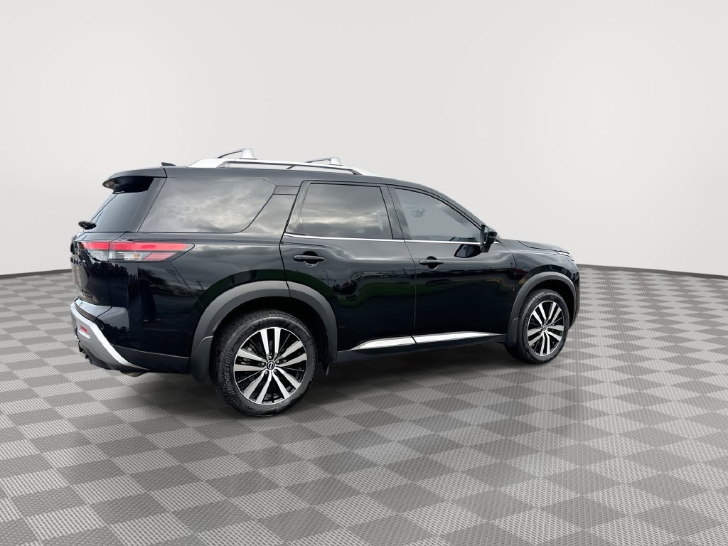 Certified 2025 Nissan Pathfinder Platinum w/ Lighting Package (N92) AWD/4WD image 13