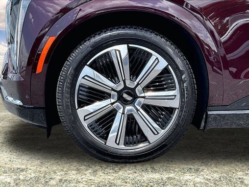 Certified 2025 Cadillac Escalade IQ Luxury 2 AWD/4WD image 34