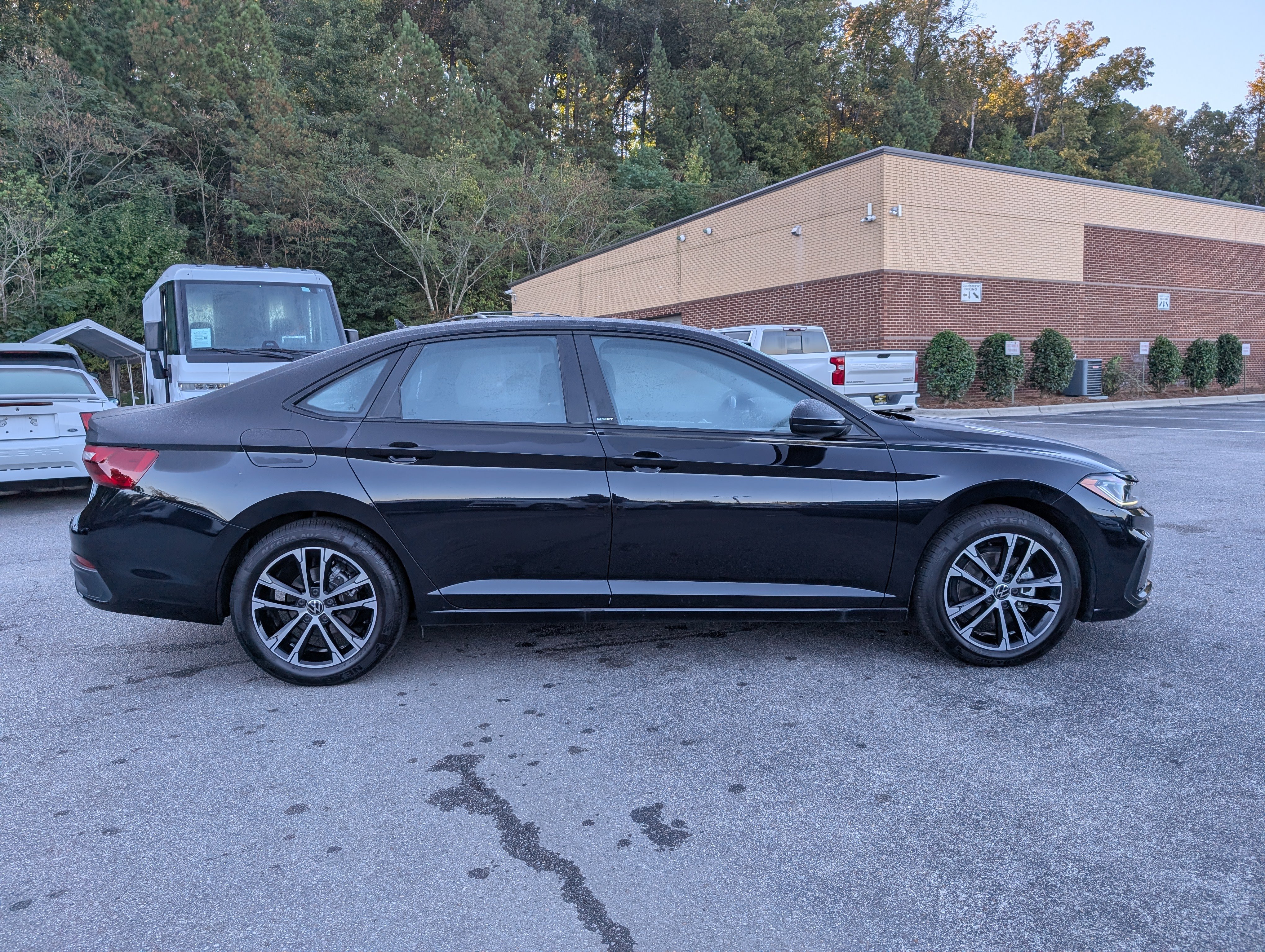 Used 2026 Volkswagen Jetta Sport FWD image 10