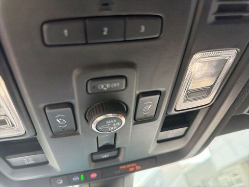 Used 2021 GMC Yukon SLT w/ SLT Premium Package AWD/4WD image 27