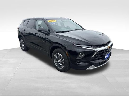 Used 2025 Chevrolet Blazer LT AWD/4WD image 9