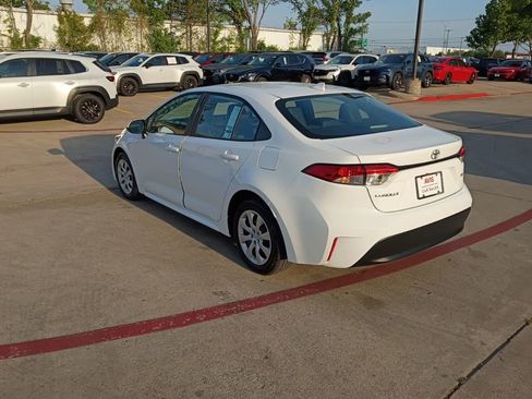 Used 2025 Toyota Corolla LE image 12