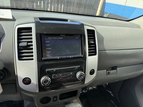 Used 2017 Nissan Frontier SV RWD image 11