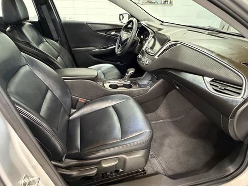 Used 2021 Chevrolet Malibu LS FWD image 19