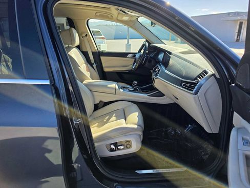 Used 2020 BMW X7 xDrive40i w/ Premium Package AWD/4WD image 10