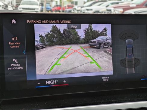 Used 2024 BMW 330e image 21