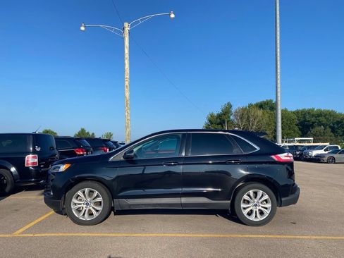 Used 2022 Ford Edge Titanium w/ Equipment Group 301A AWD/4WD image 10