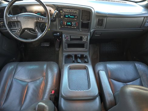 Used 2004 Chevrolet Silverado 3500 LT w/ Heavy-Duty Power Package image 10