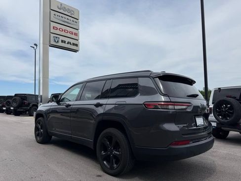 Used 2023 Jeep Grand Cherokee L Laredo AWD/4WD image 5